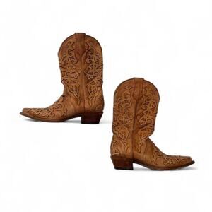 Tan leather pointed toe cowgirl